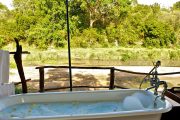 Mara Explorer outdoor Jacuzzi